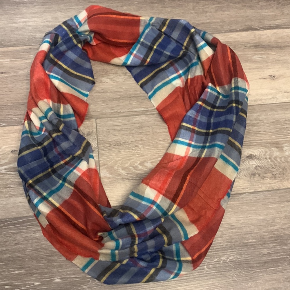V. FRAAS CASHMINK PLAID SCARF